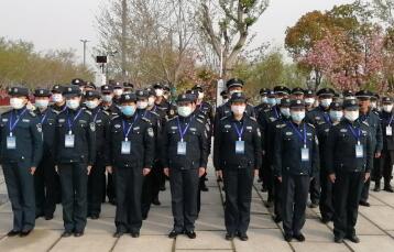 千萬不要小瞧保安?。。。。。?>
                                </a>
                            </div>
                            <div   id=